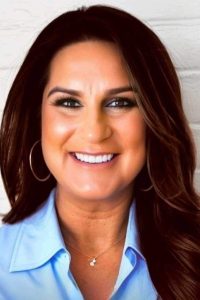 kelly duhamel headshot